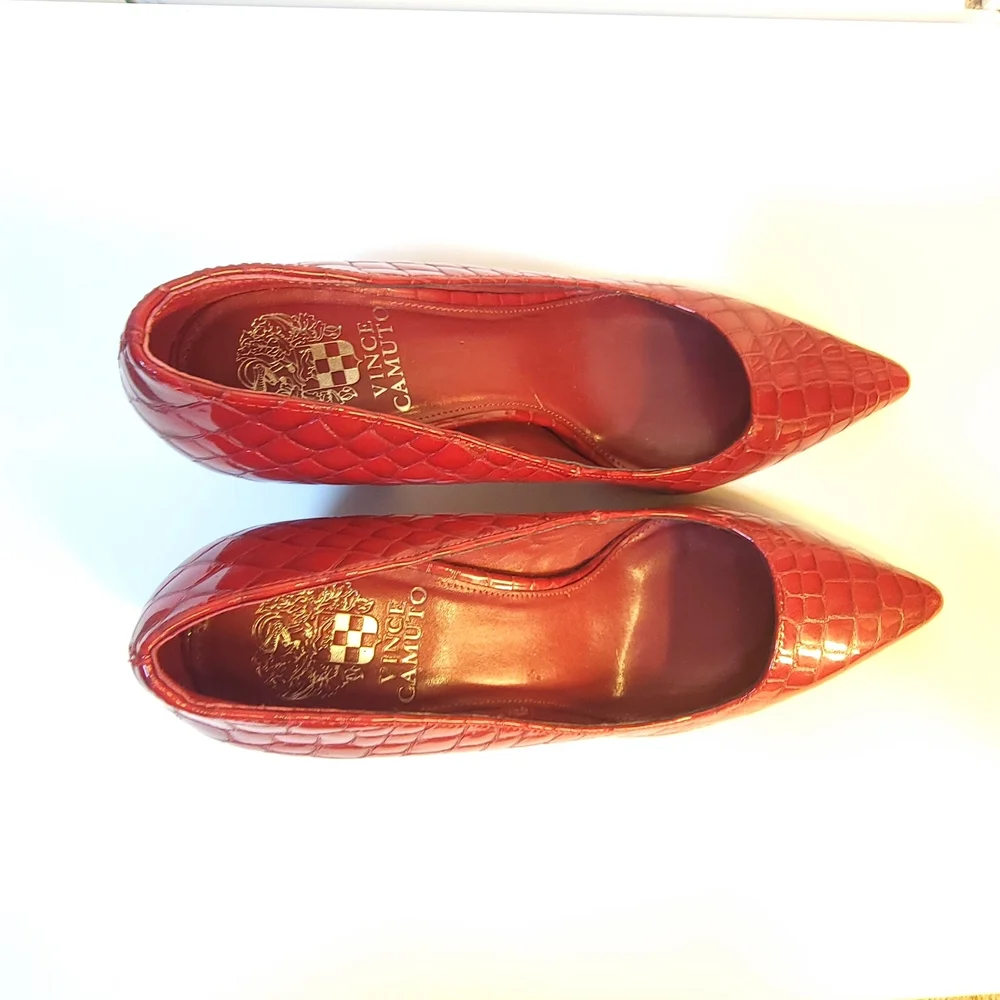 Vince Camuto Red Croc-Embossed Pointed-Toe Pumps - Picture 5 of 9